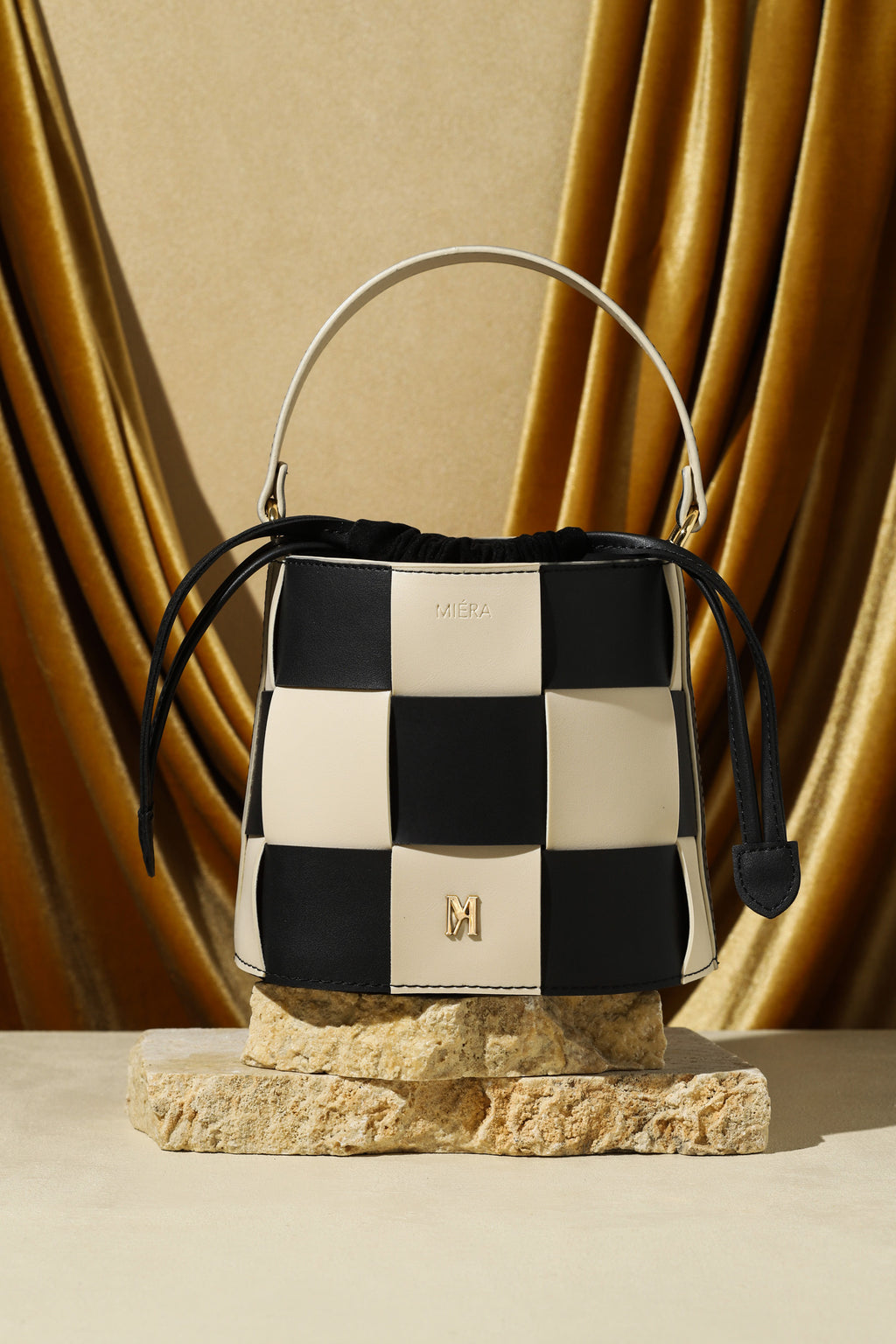 Regulus Black Beige Bag