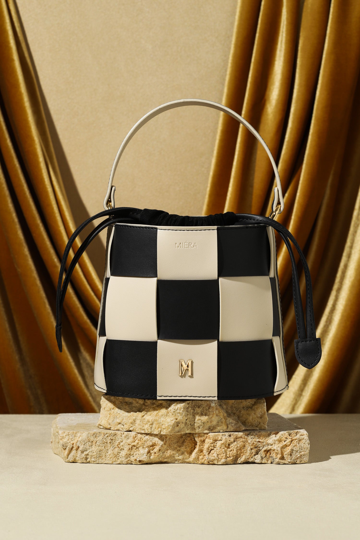 Regulus Black Beige Bag